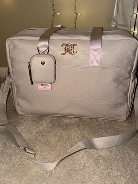 JUICY COUTURE Neutral Cream Quilted Travel Tote with Gold Accent